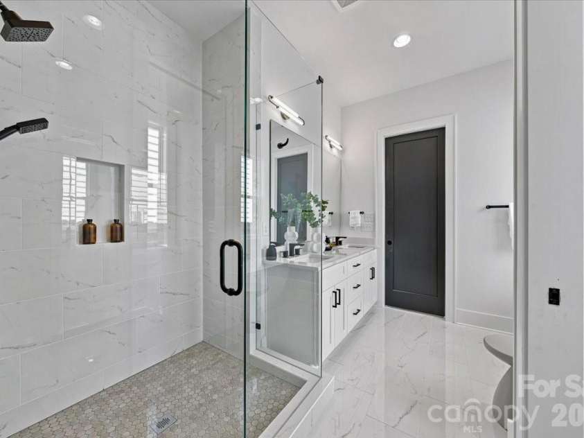 2025 South Street, Charlotte, NC 28208.  MLS# CAR4414737, YatesRealty ID 8502. 