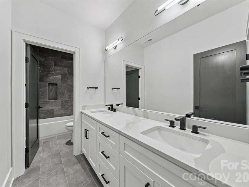 2025 South Street, Charlotte, NC 28208.  MLS# CAR4414737, YatesRealty ID 8502. 