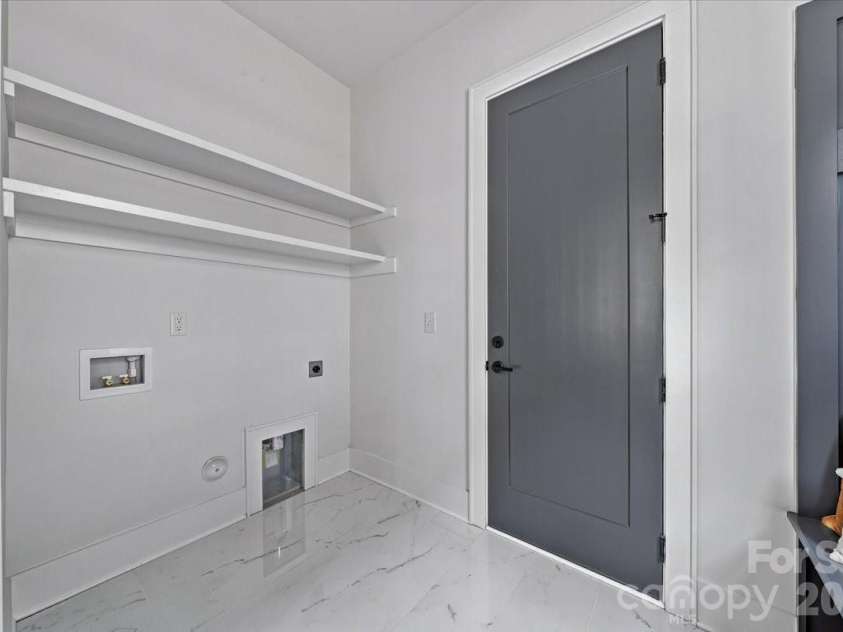 2025 South Street, Charlotte, NC 28208.  MLS# CAR4414737, YatesRealty ID 8502. Laundry Room