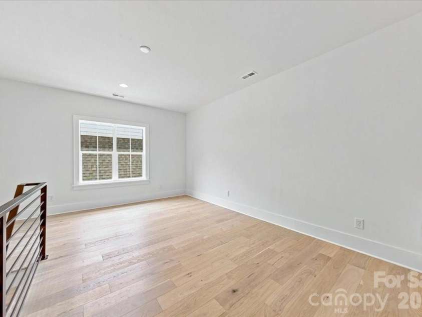 2025 South Street, Charlotte, NC 28208.  MLS# CAR4414737, YatesRealty ID 8502. Loft