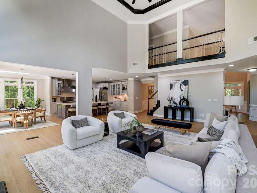8707 Fairview Road, Charlotte, NC 28226.  MLS# CAR4350865, YatesRealty ID 8504. 