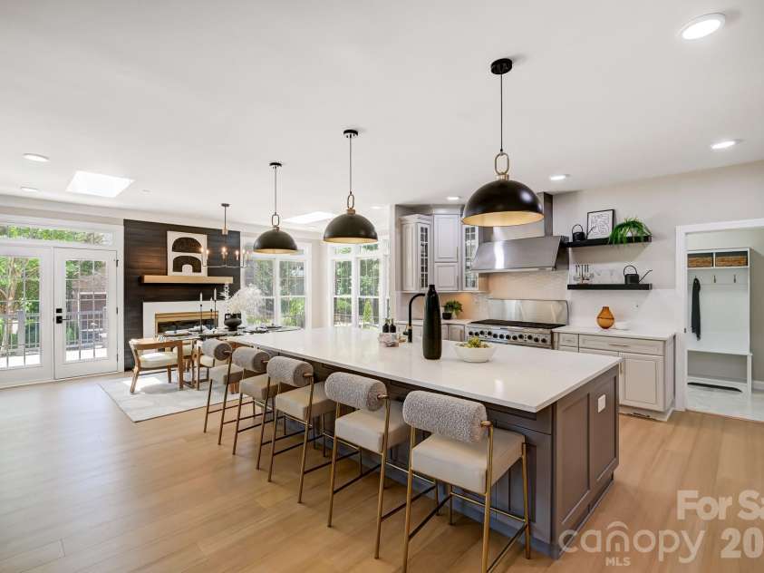 8707 Fairview Road, Charlotte, NC 28226.  MLS# CAR4350865, YatesRealty ID 8504. 