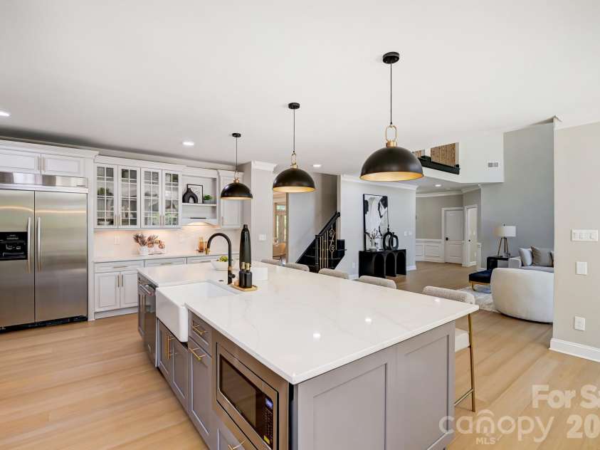 8707 Fairview Road, Charlotte, NC 28226.  MLS# CAR4350865, YatesRealty ID 8504. 