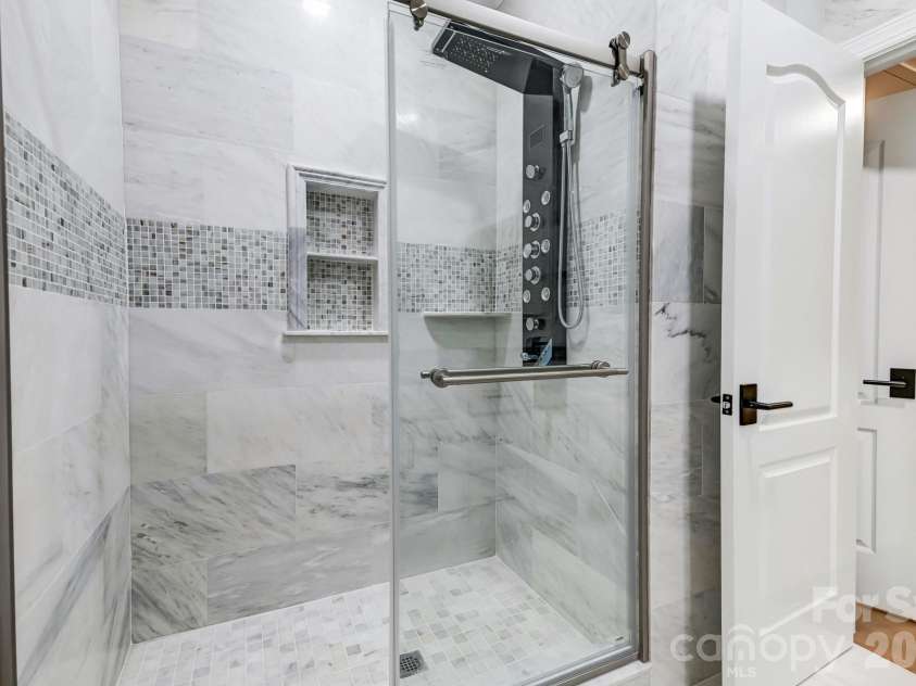 8707 Fairview Road, Charlotte, NC 28226.  MLS# CAR4350865, YatesRealty ID 8504. 