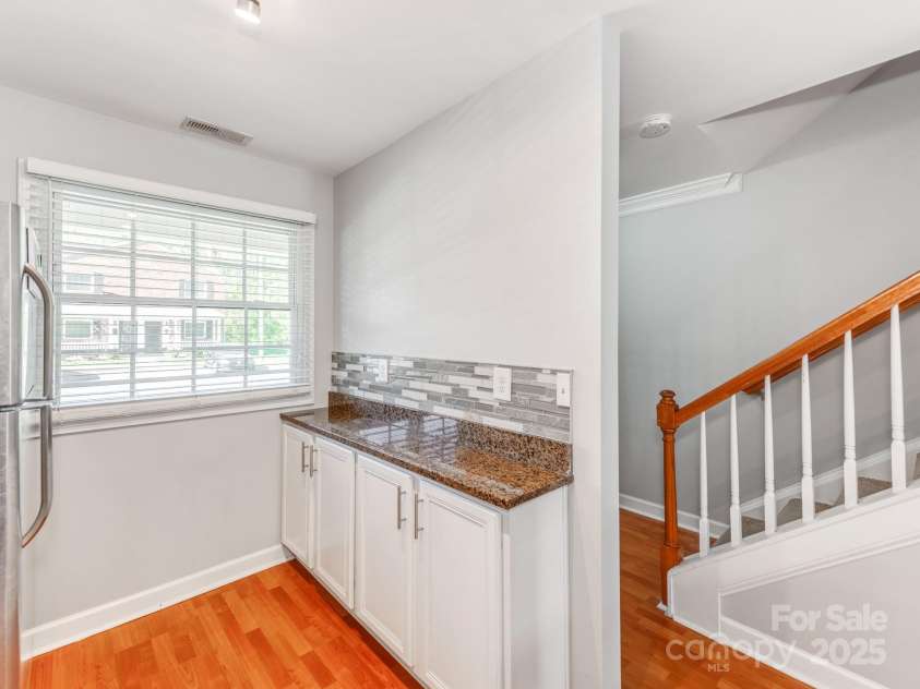 1217 Green Oaks Lane, Charlotte, NC 28205.  MLS# CAR4244452, YatesRealty ID 8506. 