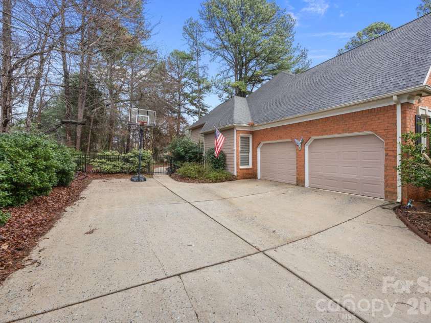 15728 Delancey Lane, Huntersville, NC 28078.  MLS# CAR4354109, YatesRealty ID 8507. Garage/Driveway