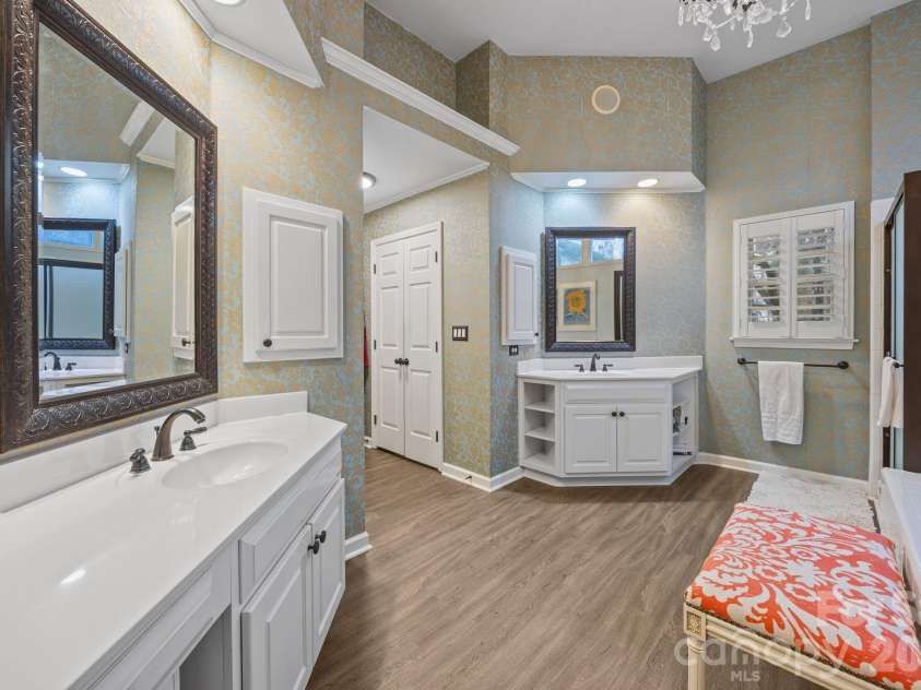 15728 Delancey Lane, Huntersville, NC 28078.  MLS# CAR4354109, YatesRealty ID 8507. Master Bath