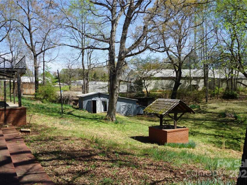 311 33rd Street Drive, Hickory, NC 28602.  MLS# CAR4242617, YatesRealty ID 8508. 