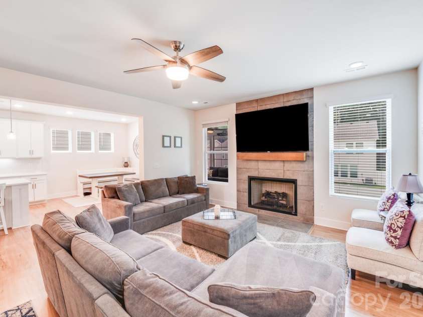 2013 White Cypress Court, Charlotte, NC 28216.  MLS# CAR4356351, YatesRealty ID 8509. 