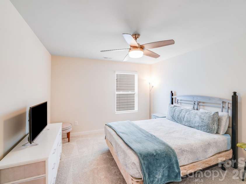 2013 White Cypress Court, Charlotte, NC 28216.  MLS# CAR4356351, YatesRealty ID 8509. 
