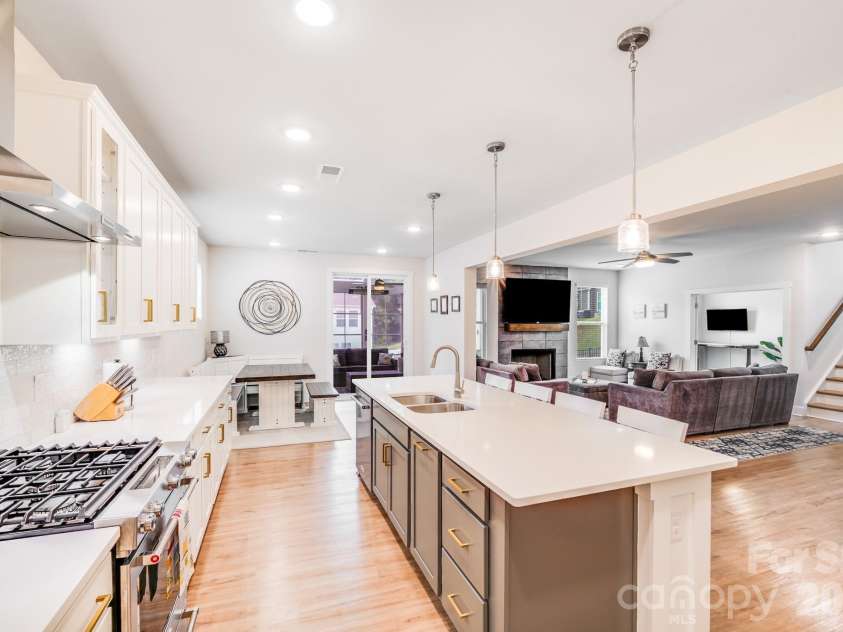 2013 White Cypress Court, Charlotte, NC 28216.  MLS# CAR4356351, YatesRealty ID 8509. Open for entertaining