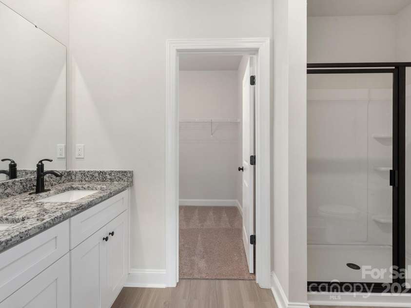 5611 Skinny Down, Charlotte, NC 28215.  MLS# CAR4240520, YatesRealty ID 8509. 