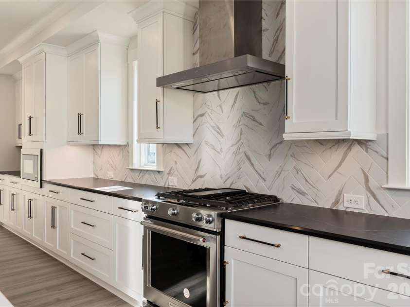 2008 Stratford Avenue, Charlotte, NC 28205.  MLS# CAR4185772, YatesRealty ID 851. 