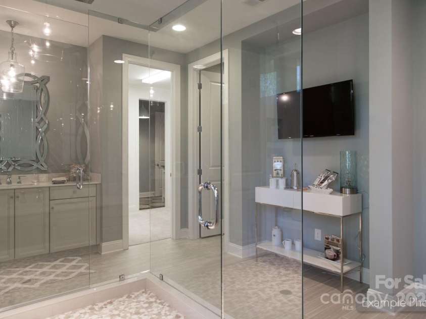 2008 Stratford Avenue, Charlotte, NC 28205.  MLS# CAR4185772, YatesRealty ID 851. Split vanities with lots of space