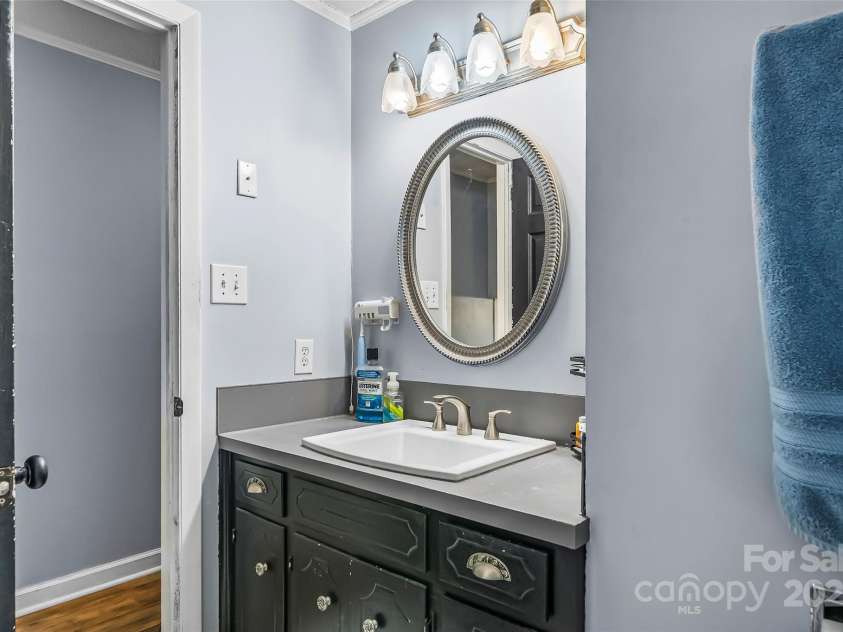 304 Parlier Avenue, Conover, NC 28613.  MLS# CAR4321897, YatesRealty ID 851. 