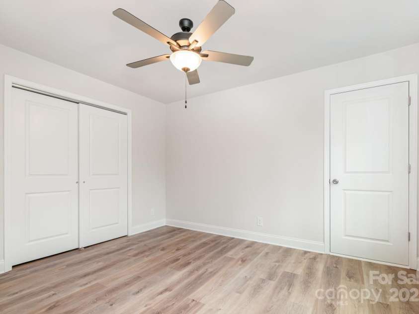 343 Gray Drive, Charlotte, NC 28213.  MLS# CAR4214779, YatesRealty ID 8513. 