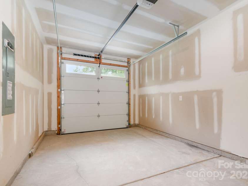 343 Gray Drive, Charlotte, NC 28213.  MLS# CAR4214779, YatesRealty ID 8513. 