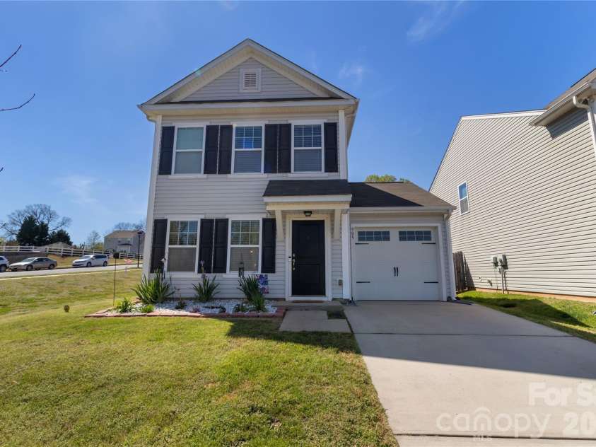 905 Alta Way, Kannapolis, NC 28081.  MLS# CAR4360653, YatesRealty ID 8515. Ideal lot in The Falls Subdivision