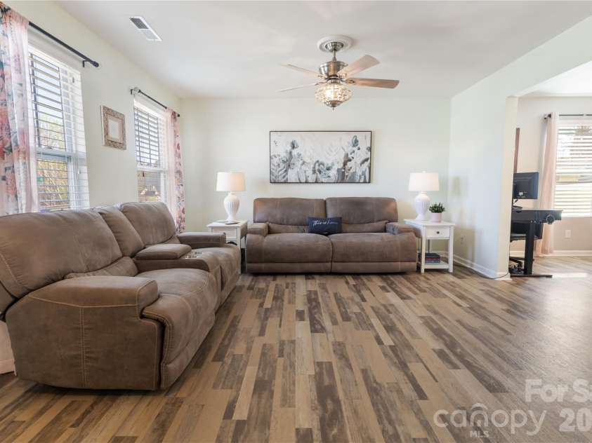 905 Alta Way, Kannapolis, NC 28081.  MLS# CAR4360653, YatesRealty ID 8515. Living Room 