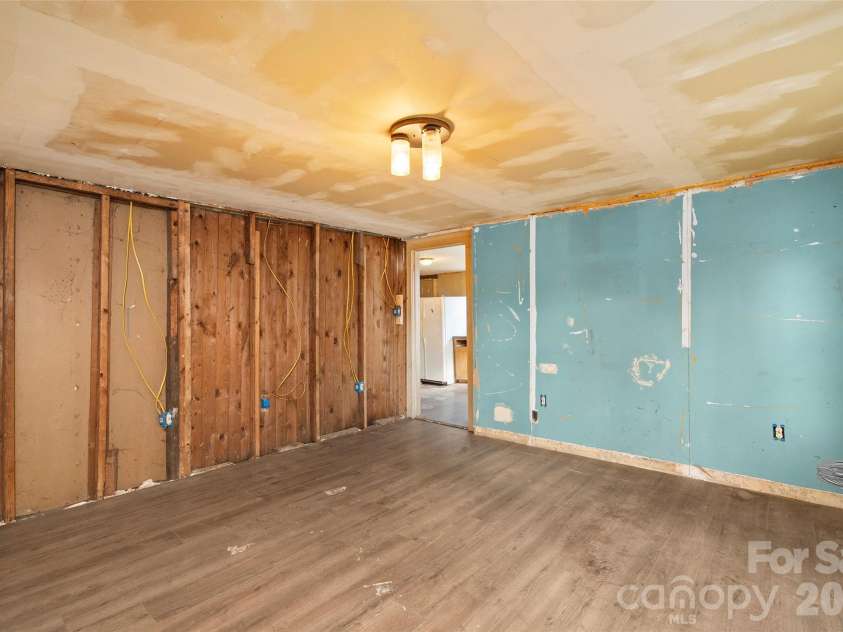 75 Travis Street, Clyde, NC 28721.  MLS# CAR4337168, YatesRealty ID 8516. 