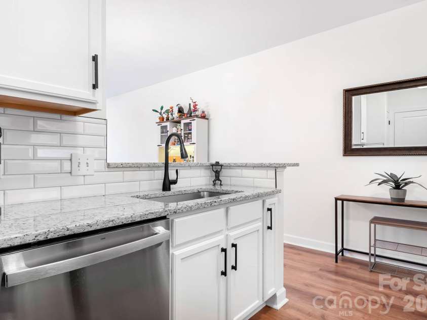 18605 Ruffner Drive, Cornelius, NC 28031.  MLS# CAR4330477, YatesRealty ID 8517. 