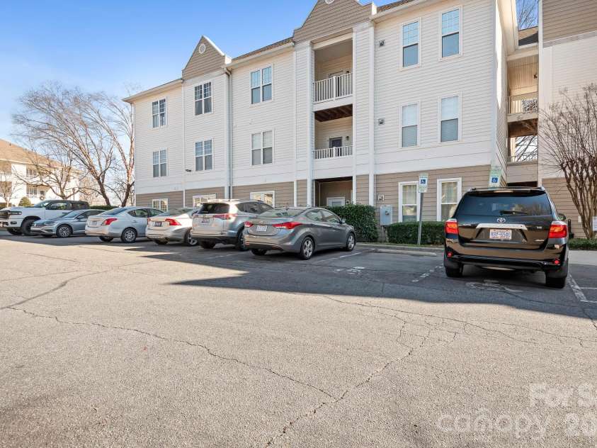 18605 Ruffner Drive, Cornelius, NC 28031.  MLS# CAR4330477, YatesRealty ID 8517. Parking 