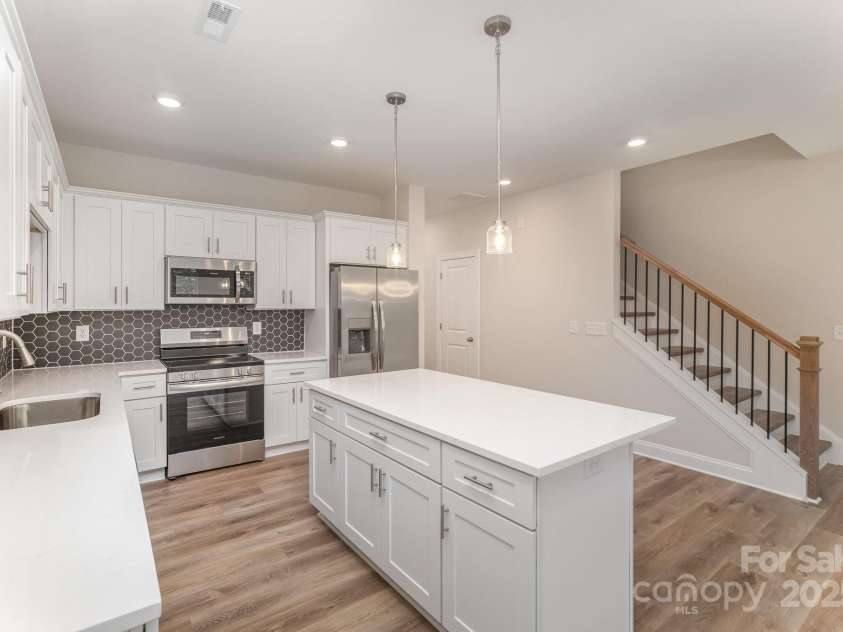 2821 New Pineola Road, Charlotte, NC 28208.  MLS# CAR4232018, YatesRealty ID 8517. Representational Photos Only of the Palm