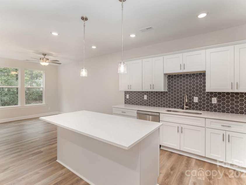 2821 New Pineola Road, Charlotte, NC 28208.  MLS# CAR4232018, YatesRealty ID 8517. Representational Photos Only of the Palm