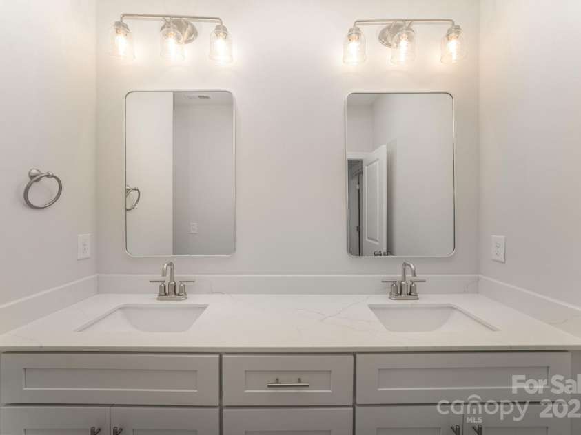 2821 New Pineola Road, Charlotte, NC 28208.  MLS# CAR4232018, YatesRealty ID 8517. Representational Photos Only of the Palm