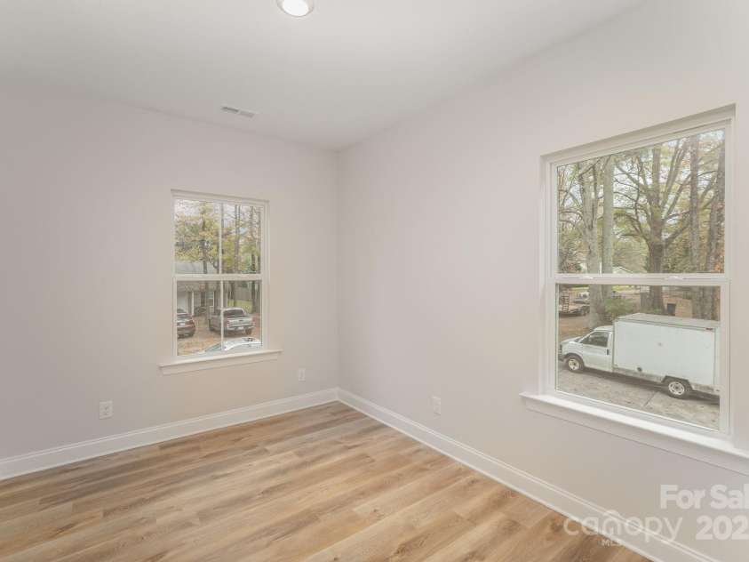 2821 New Pineola Road, Charlotte, NC 28208.  MLS# CAR4232018, YatesRealty ID 8517. Representational Photos Only of the Palm