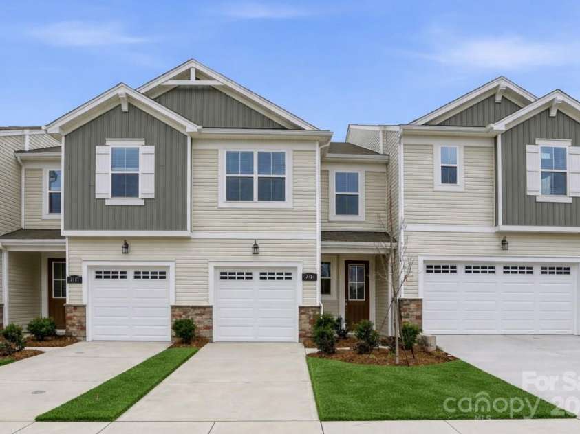 2131 Vinyasa Lane, Charlotte, NC 28215.  MLS# CAR4331529, YatesRealty ID 8519. 