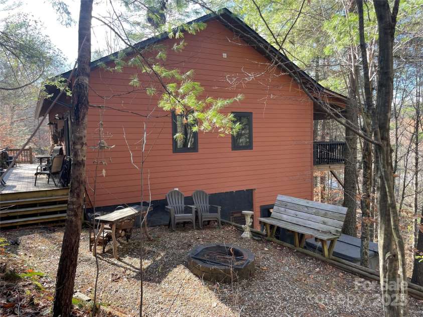 123 Holly Hill Farm Road, Mars Hill, NC 28754.  MLS# CAR4321116, YatesRealty ID 852. Relxation perfected! 