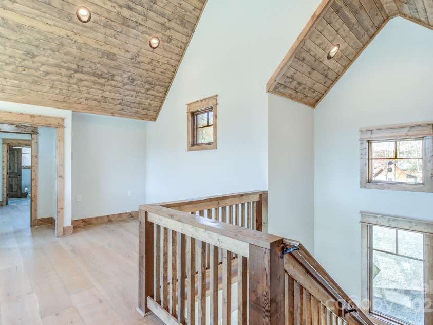 37 Tioga Trail, Banner Elk, NC 28604.  MLS# CAR4215738, YatesRealty ID 852. Loft or Flex Space