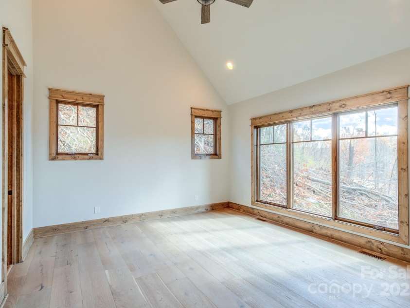 37 Tioga Trail, Banner Elk, NC 28604.  MLS# CAR4215738, YatesRealty ID 852. Primary Bedroom