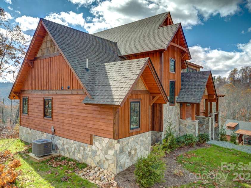 37 Tioga Trail, Banner Elk, NC 28604.  MLS# CAR4215738, YatesRealty ID 852. Side View