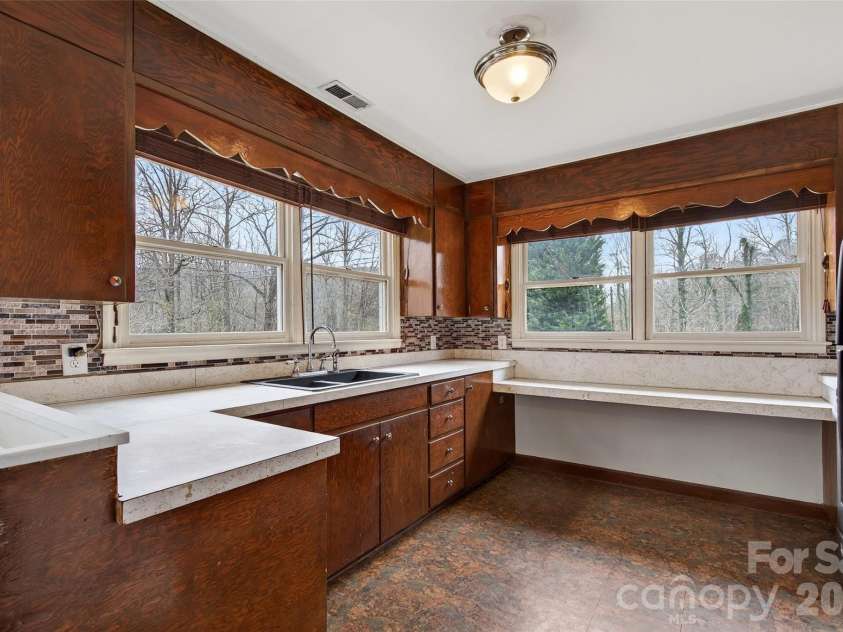 254 Wildwood Terrace, Marion, NC 28752.  MLS# CAR4345641, YatesRealty ID 8520. 