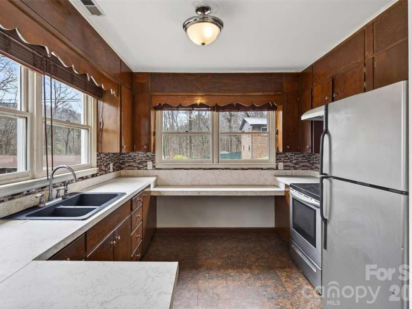 254 Wildwood Terrace, Marion, NC 28752.  MLS# CAR4345641, YatesRealty ID 8520. 
