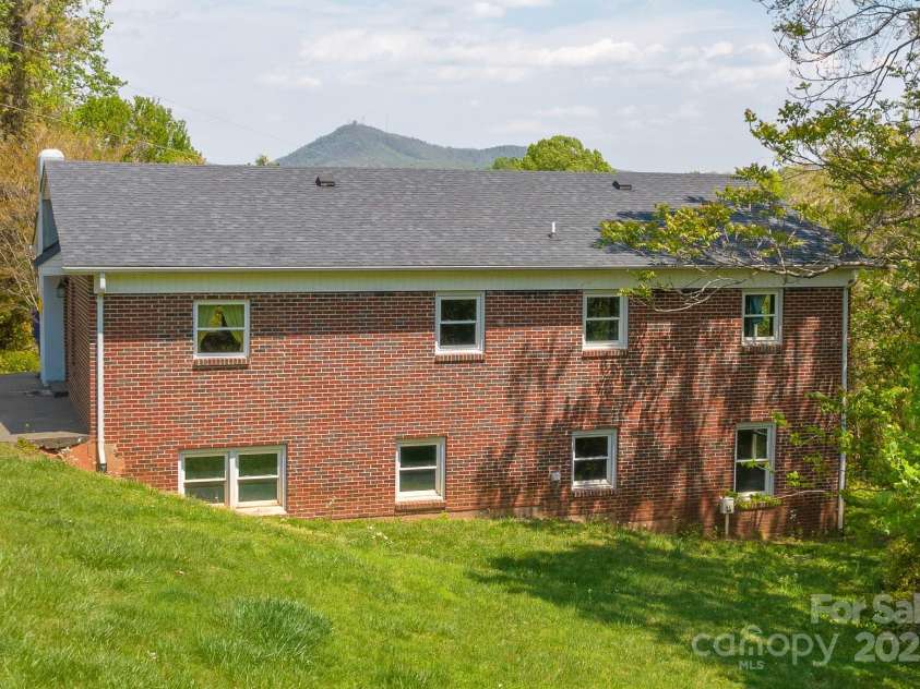 963 Kenham Place, Lenoir, NC 28645.  MLS# CAR4247410, YatesRealty ID 8520. 