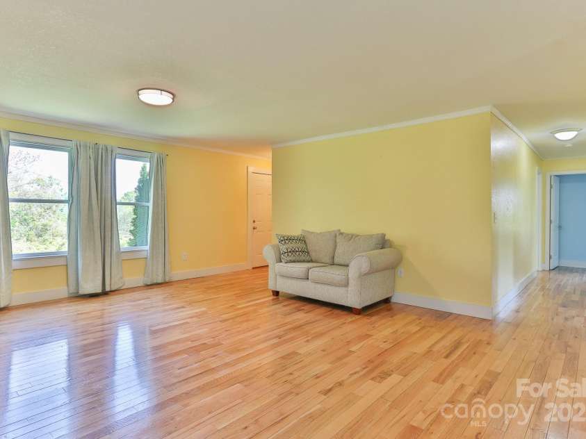 963 Kenham Place, Lenoir, NC 28645.  MLS# CAR4247410, YatesRealty ID 8520. 