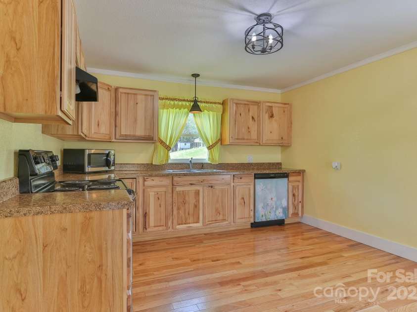 963 Kenham Place, Lenoir, NC 28645.  MLS# CAR4247410, YatesRealty ID 8520. 