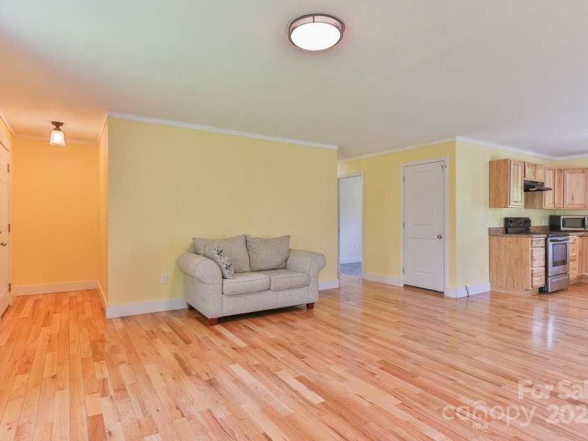 963 Kenham Place, Lenoir, NC 28645.  MLS# CAR4247410, YatesRealty ID 8520. 