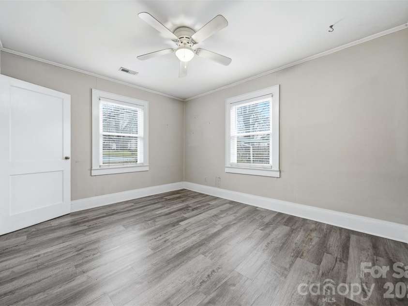 2036 4th Street, Hickory, NC 28601.  MLS# CAR4335049, YatesRealty ID 8521. 