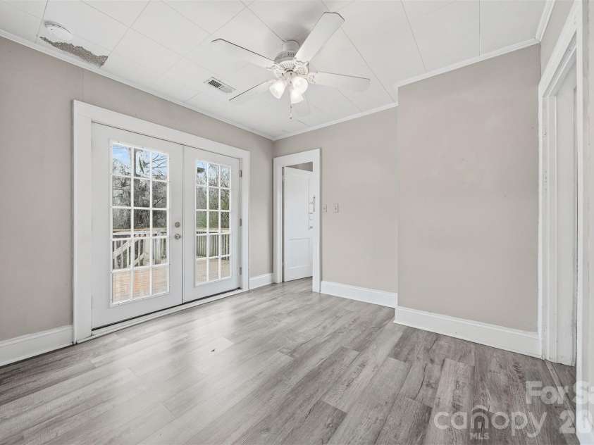 2036 4th Street, Hickory, NC 28601.  MLS# CAR4335049, YatesRealty ID 8521. 