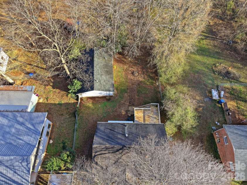 2036 4th Street, Hickory, NC 28601.  MLS# CAR4335049, YatesRealty ID 8521. 