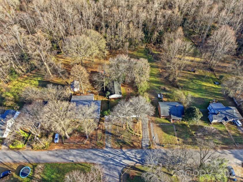 2036 4th Street, Hickory, NC 28601.  MLS# CAR4335049, YatesRealty ID 8521. 