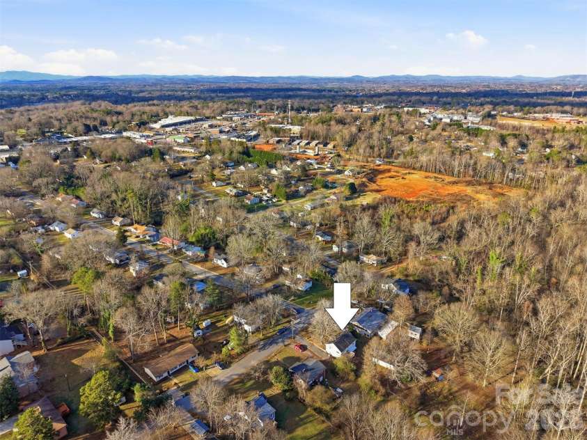 2036 4th Street, Hickory, NC 28601.  MLS# CAR4335049, YatesRealty ID 8521. 