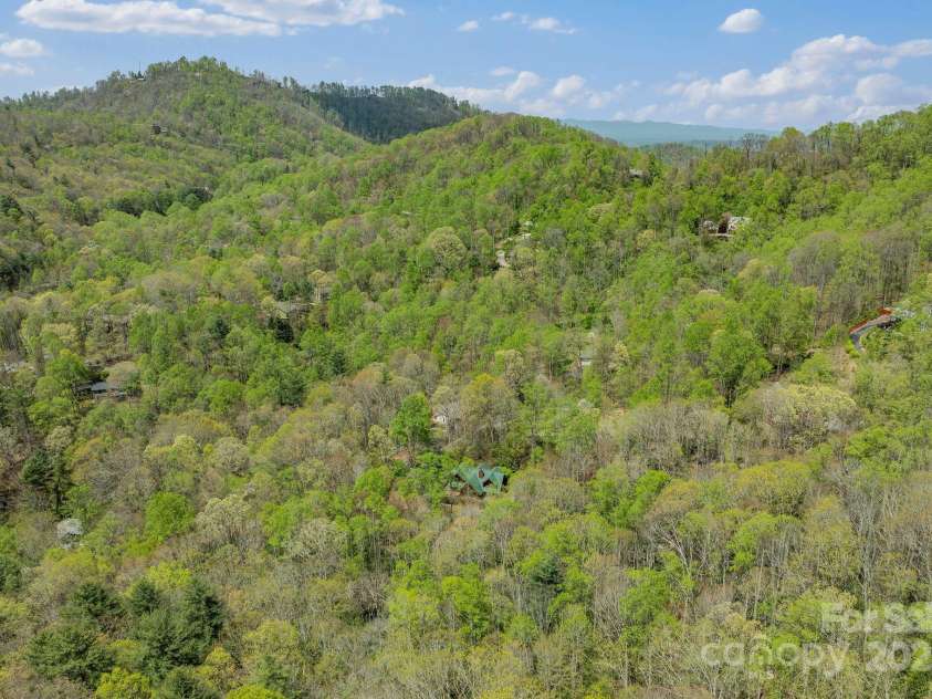 32 Indian Knob Road, Asheville, NC 28803.  MLS# CAR4246134, YatesRealty ID 8521. 