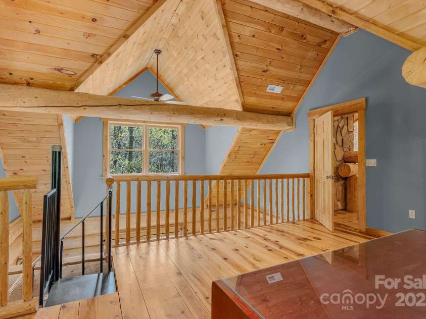 32 Indian Knob Road, Asheville, NC 28803.  MLS# CAR4246134, YatesRealty ID 8521. 