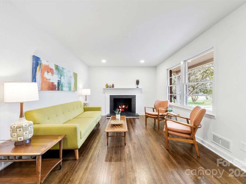 3918 Woodgreen Terrace, Charlotte, NC 28205.  MLS# CAR4250776, YatesRealty ID 8523. 