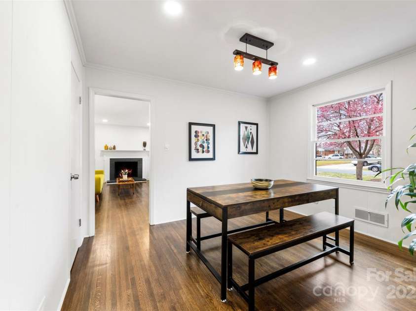 3918 Woodgreen Terrace, Charlotte, NC 28205.  MLS# CAR4250776, YatesRealty ID 8523. 